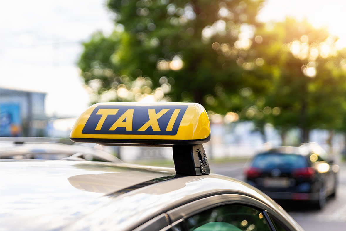 Einblick in die Praxis: Taxiunternehmen unterstützt als Testpartner das ÖPNV-Taxi im Projekt PriMa+ÖV